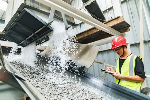 glace en écailles pour le refroidissement du béton