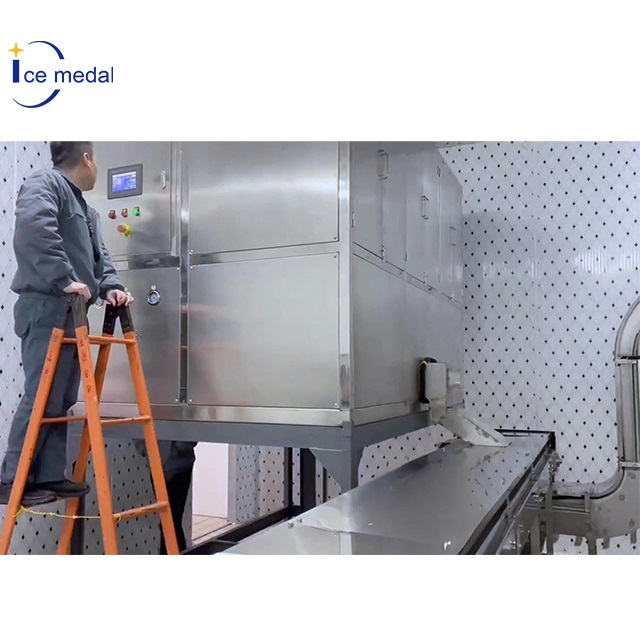 La ligne de production entièrement automatique de la glaçonnerie permet un développement de haute qualité de l'industrie de la crème glacée