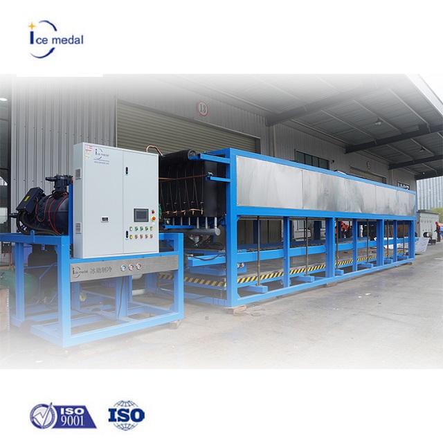 Machine de fabrication de glace à blocs de blocs de 30 tonnes en glace avec dispositif de poussée de glace