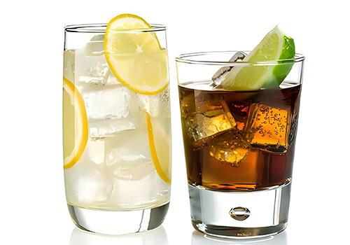application de glaçons dans les boissons froides