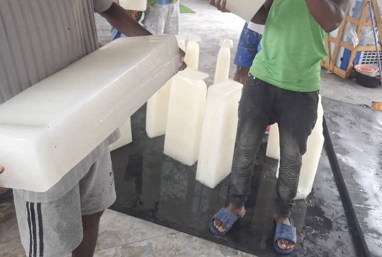 bloquer la glace pour un client du Congo