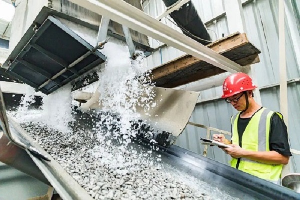 glace à flocons pour refroidissement en béton