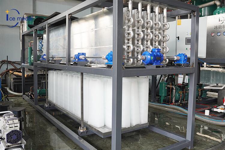 Phase de mise en service de la machine &agrave; glace en bloc &agrave; refroidissement direct.jpg