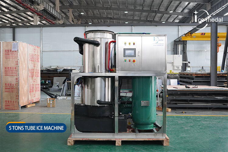 Machine &agrave; glace en tube de 5 tonnes.jpg